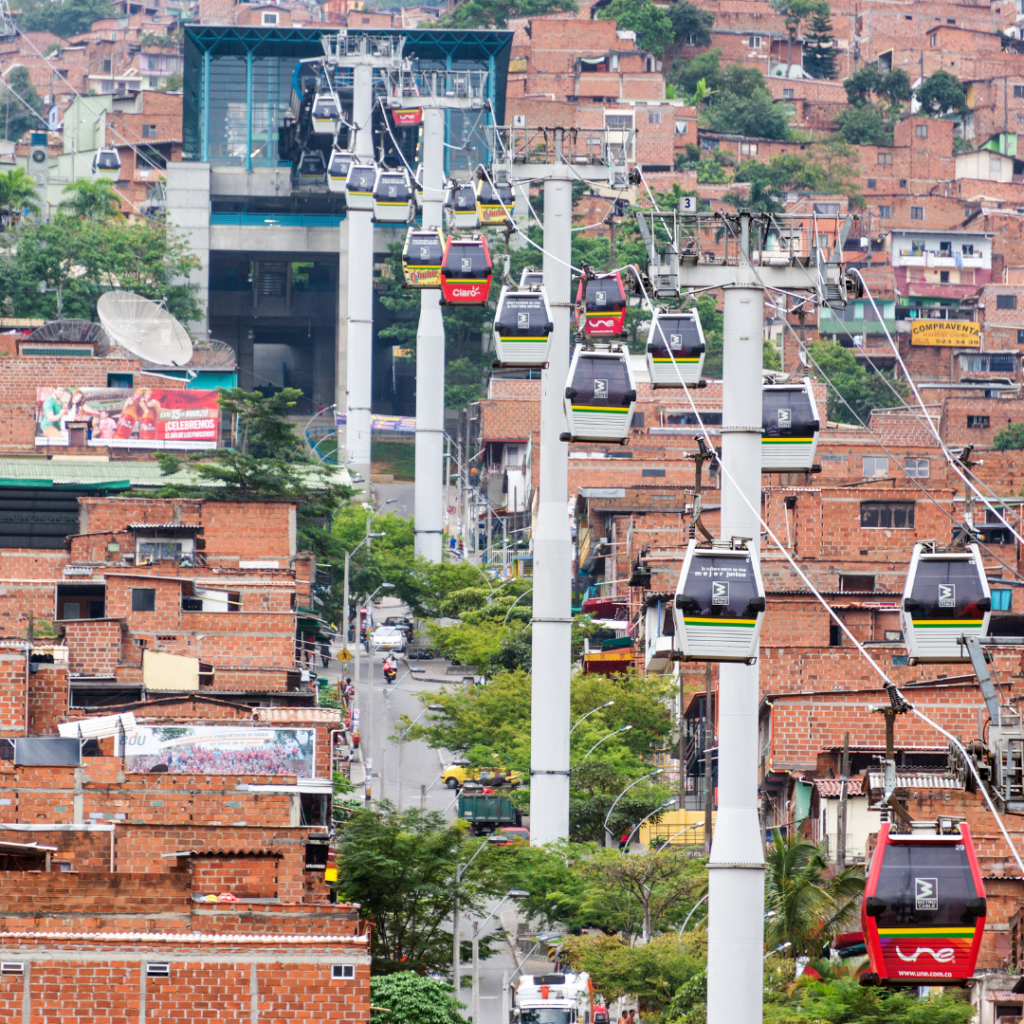arquitetura social Medellín - Metro teleférico 
